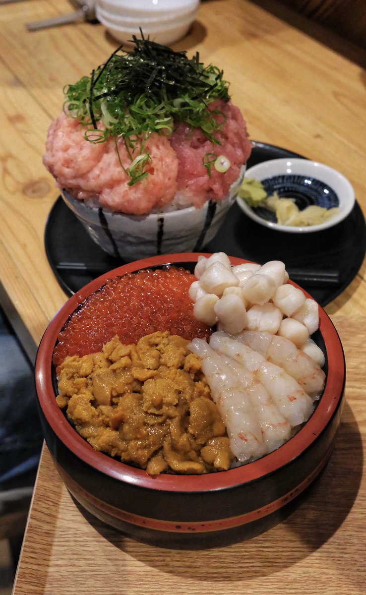 ichiharajunichi's tweet photo. 奥の2色丼1070円！安いし美味しい☺
しかも！これ https://t.co/uduAvS8Gid