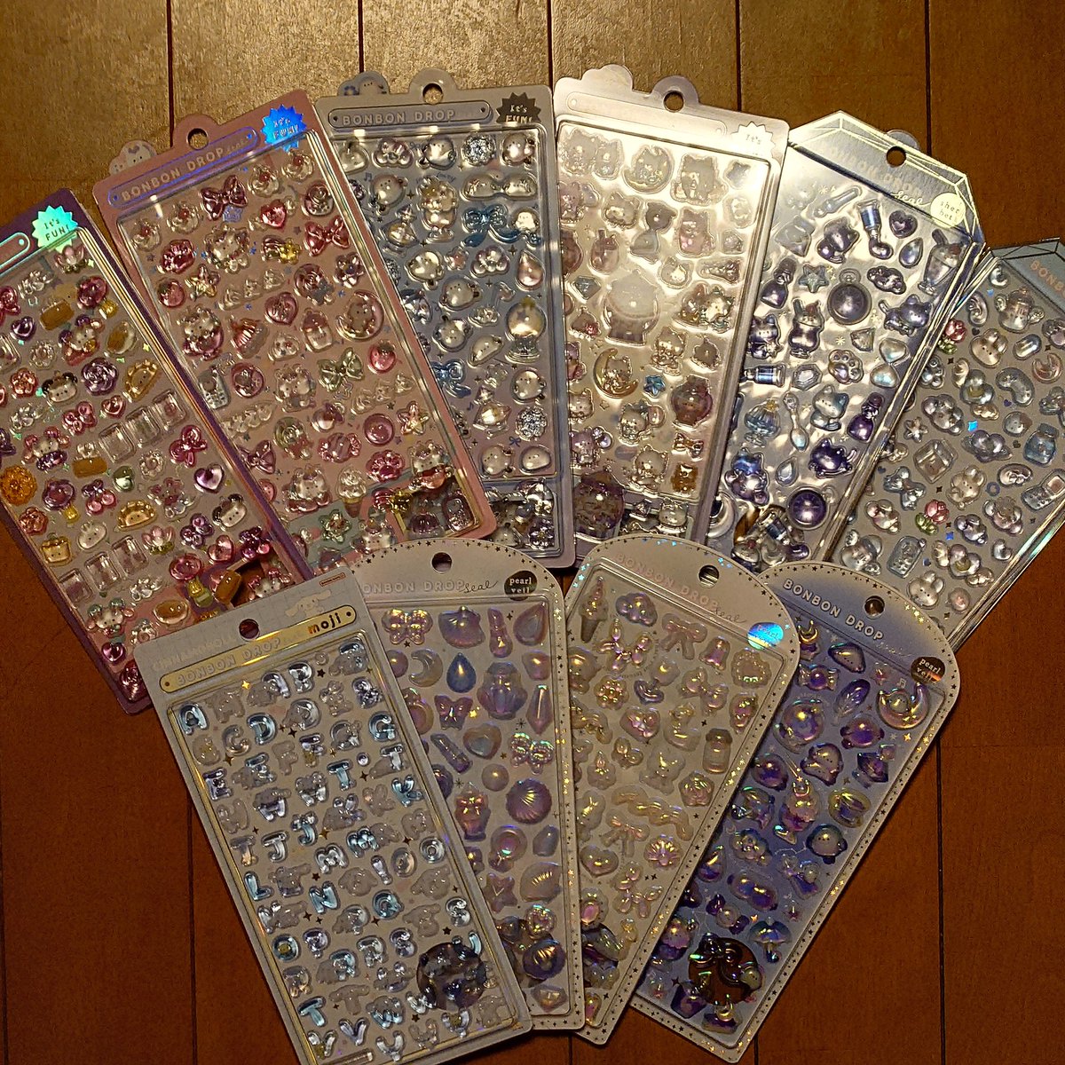 meg58543485's tweet photo. 最近ポストできていなかったので、珍しくシールについて📮
先週末、オモカドのシール催事でお迎えしたものたち✨
どれもかわいいけれど、私的No.1はシマエナガ♡ とってもお気に入り♪ https://t.co/s7KrVfxk3u