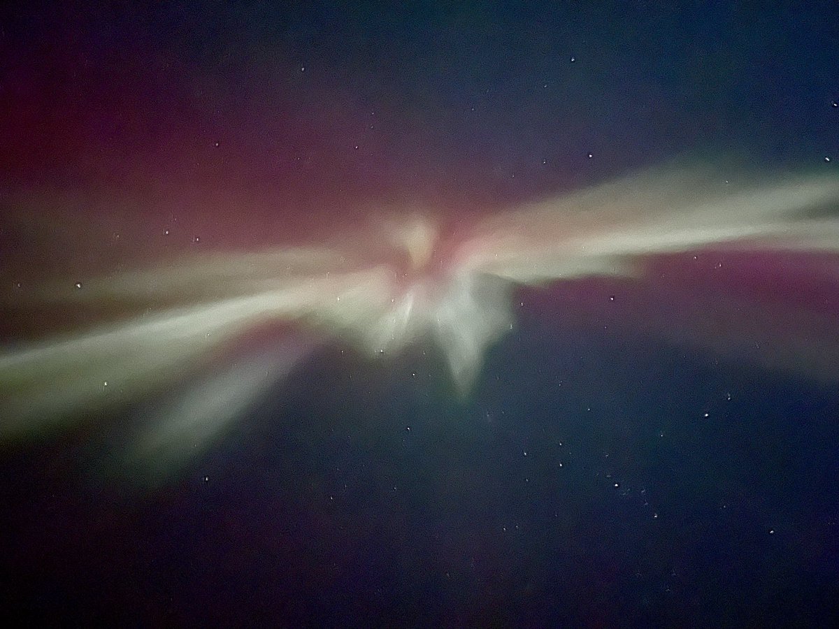 USSFlerken's tweet photo. @real_space01 @Gitanademar1 I love seeing the white aurora! This is from Fairbanks, AK. https://t.co/VqoeV1yIUW