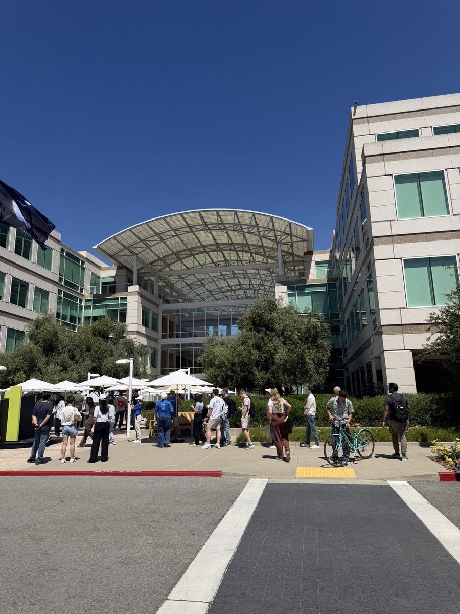 winwanwon's tweet photo. In the line for the badge pickup! #WWDC26 https://t.co/Wos2aO8rkr