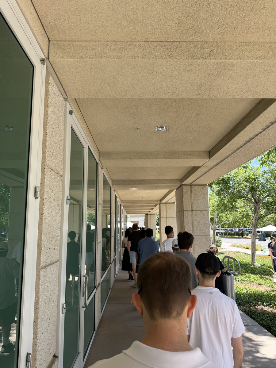 winwanwon's tweet photo. In the line for the badge pickup! #WWDC26 https://t.co/Wos2aO8rkr