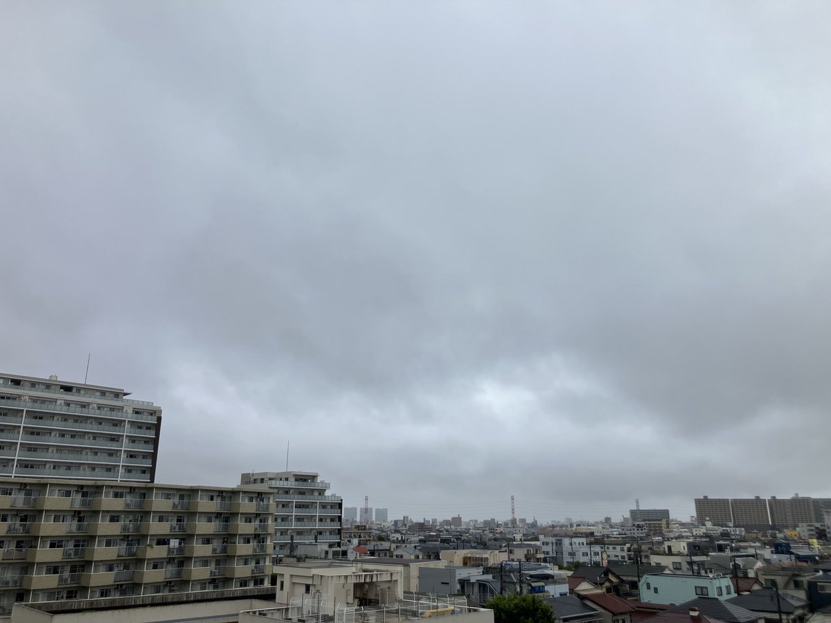 bla_vi's tweet photo. おはようございます☔️
梅雨入りしましたね。
極暑より、ジメジメの方がまだマシと、
僕は考えます。
今日も頑張ろう(๑•̀ㅂ•́)و✧
 #イマソラ https://t.co/ZLvHSh1tcf