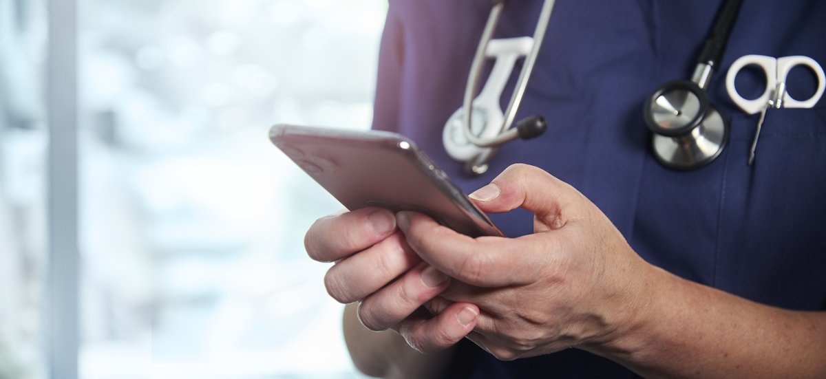 WesleyResearch's tweet photo. We all love our #phones, but in hospital wards, they can pick up some of the most dangerous #superbugs around.

A study aims to find out just how big a problem this is &amp; whether a zap of ultraviolet light can keep phones safe for hospital patients.

👉https://t.co/WM1wH7CNRF https://t.co/CtP5bDndjC
