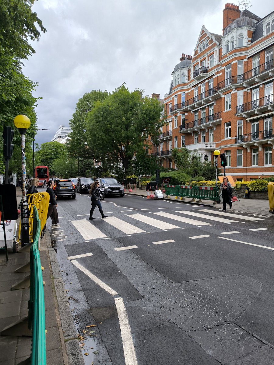 twoookirin's tweet photo. Abbey Road 🎶 https://t.co/FkDq83IP3n
