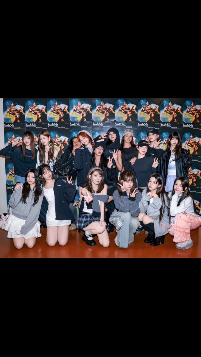 lpopchartmaster's tweet photo. SOURCE MUSIC, BELIFT LAB and HYBE X GEFFEN RECORDS show confidence on "ICONIC BY MISTAKE" by #LE_SSERAFIM, ILLIT and KATSEYE:

— "In order to bring sepcial enjoyment to global fans, we have prepared a variety of contents and high-quality performance stages, so please give a lot of interest to the song!"

https://t.co/ltwS0koBSa