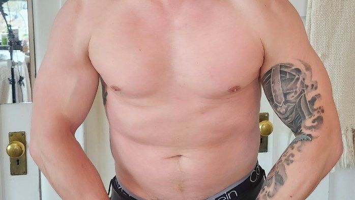 based_mike__'s tweet photo. @fitcapbiohacker this is fat? (2 year old photo, same 20% bf, but 7lb more muscle now) https://t.co/pmYyKkV7UT