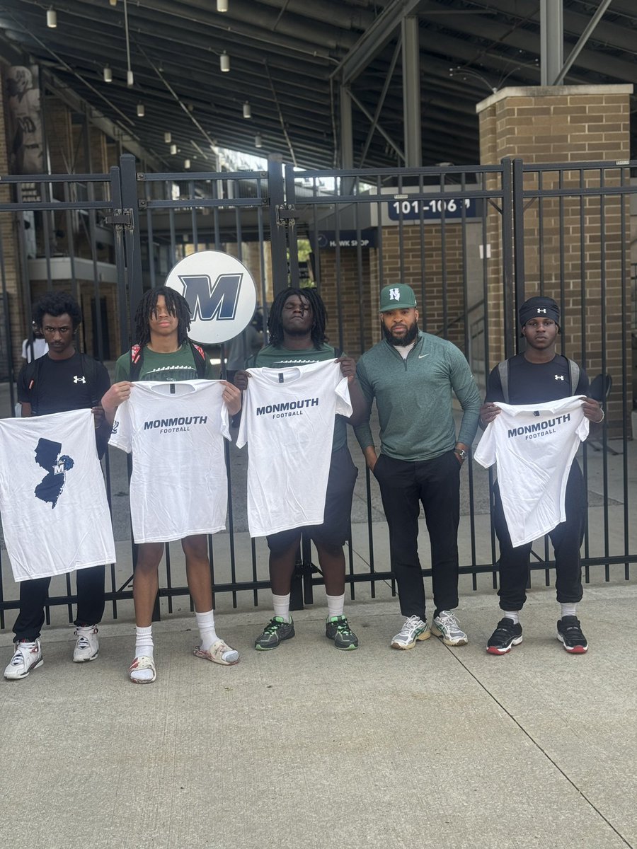TayvonM62's tweet photo. Thank you @MUHawksFB for having a great camp going out and compete getting the reps I need to be 1% better one step at a time @CoachJeffGallo @CoachCole94 @MUHawksFB @CoachAnthony22 @WestsideFoldbl @AlTariqShabazz1 https://t.co/mSpHmiGbo1