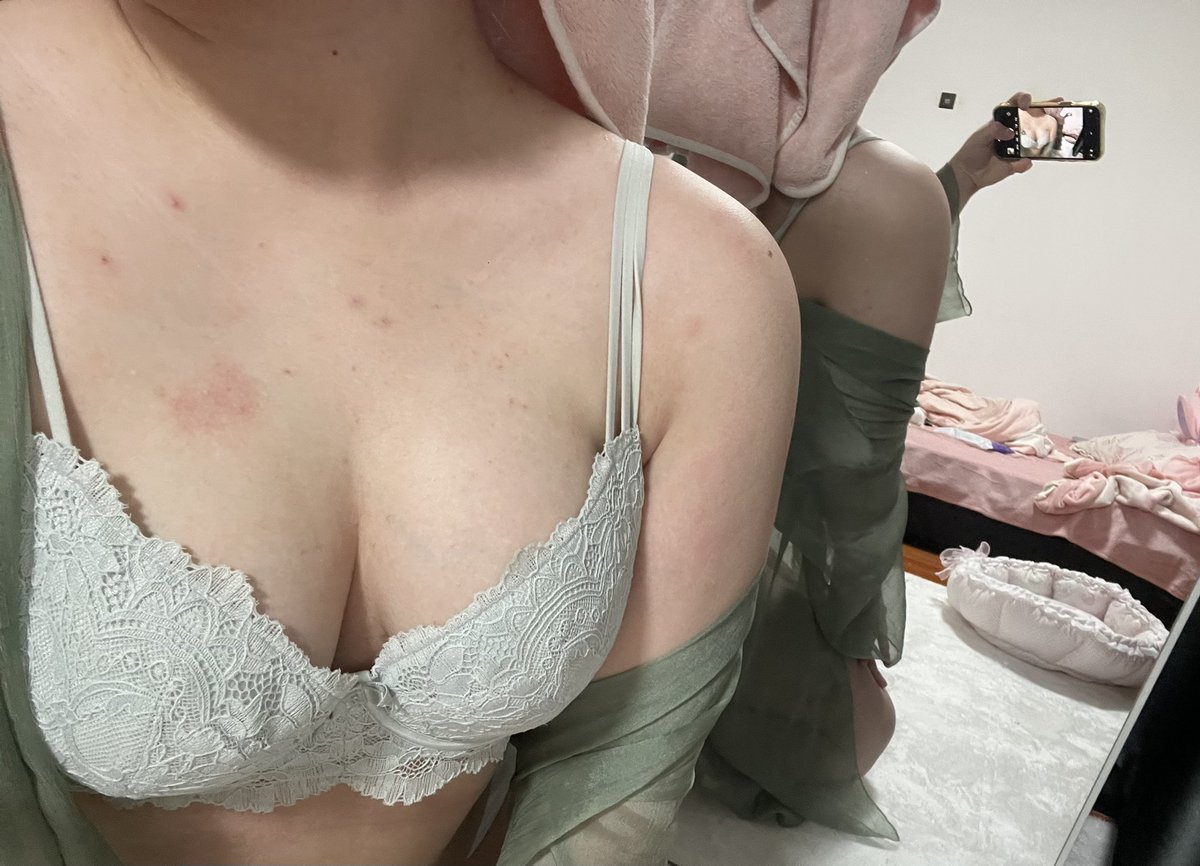 MissJuang's tweet photo. 我发现了只有极度脆弱缺爱无聊的时候，我才会想起来我有个推特，并且暴露癖发作……#女喘 https://t.co/KC3mNUjvz6
