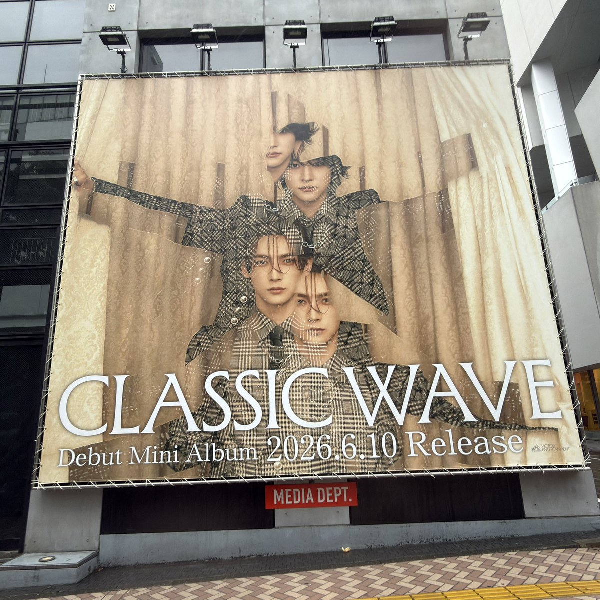 mellow_cHaRm_'s tweet photo. MEDIA DEPARTMENT TOKYO
＊渋谷パルコに隣接する建物
ROIROM Début Mini Album
"CLASSIC WAVE" 広告
2026.6.10 Release おめでとうございます✨
感動です😭
#ROIROM_CLASSICWAVE https://t.co/Dp41rSa2Gs