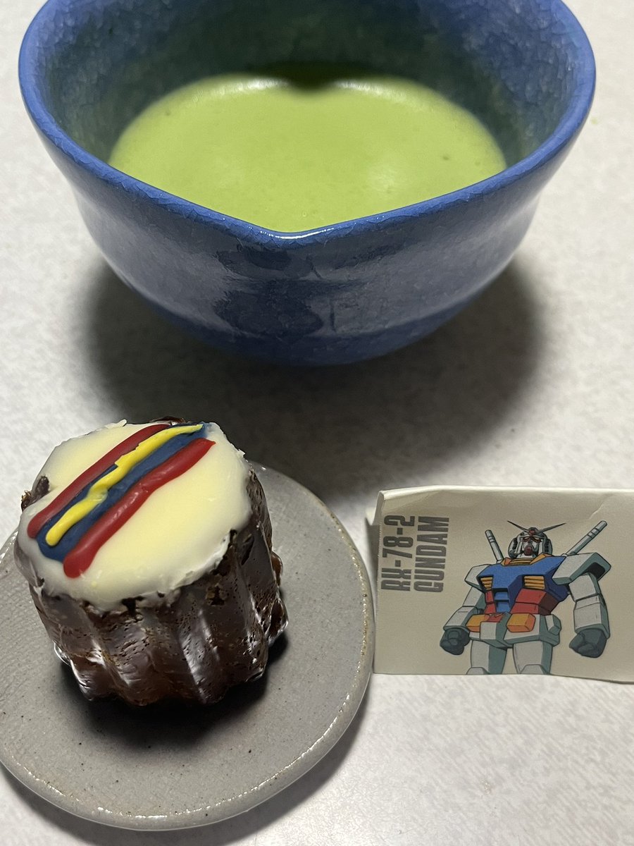 chato95577026's tweet photo. #茶道　#抹茶 
#カヌレドキャンティ

「～連邦の白いヤツ～
　　　　ガンダムカヌレ」

梅雨入りしました　☂️ https://t.co/Yotma3WpDj