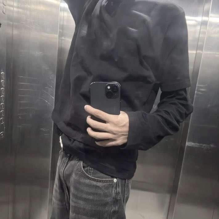 joydivisionjon's tweet photo. anyway i’m so handsome :) heading out https://t.co/QDj6Js1coW