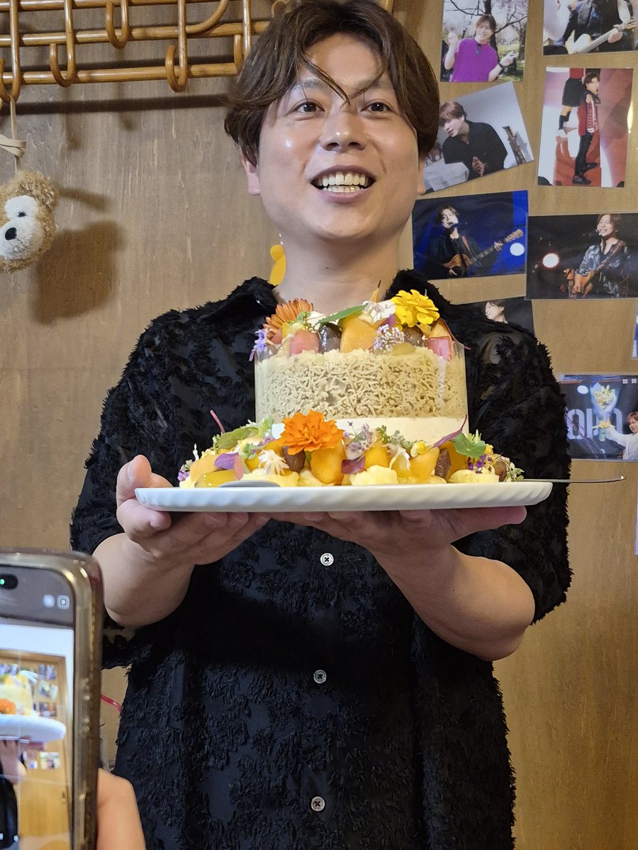 junmiho0831_'s tweet photo. #Oguカフェ　でトーク&amp;LIVE初でした✨️よみうりタウンニュースの大高さん笑顔でインタビューされてました！
純さんの深い思い聴いてるうちにぐっときました😭
私が思ってた純さん素晴らしい✨️
BIRTHDAY🎂めっちゃ美味しそう😋
今週は純さんの㊗️🎂🎸楽しみ🥳
#磯山純
#isojun https://t.co/YdCNfDNk67