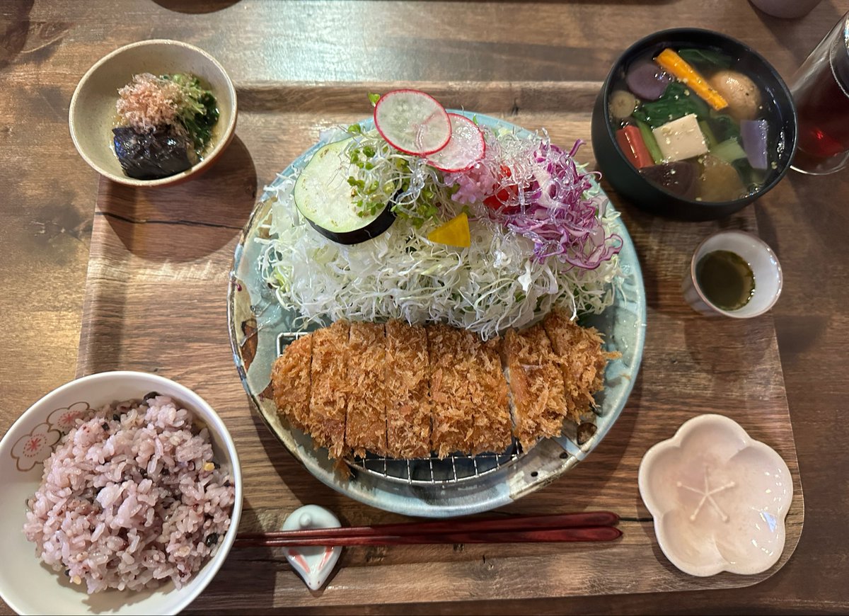 HiS_YM's tweet photo. 昨夜は友人たちとぽくぽくさんで夕食
美味しい時間

2026.6.7 https://t.co/8FeHjWC6Kp