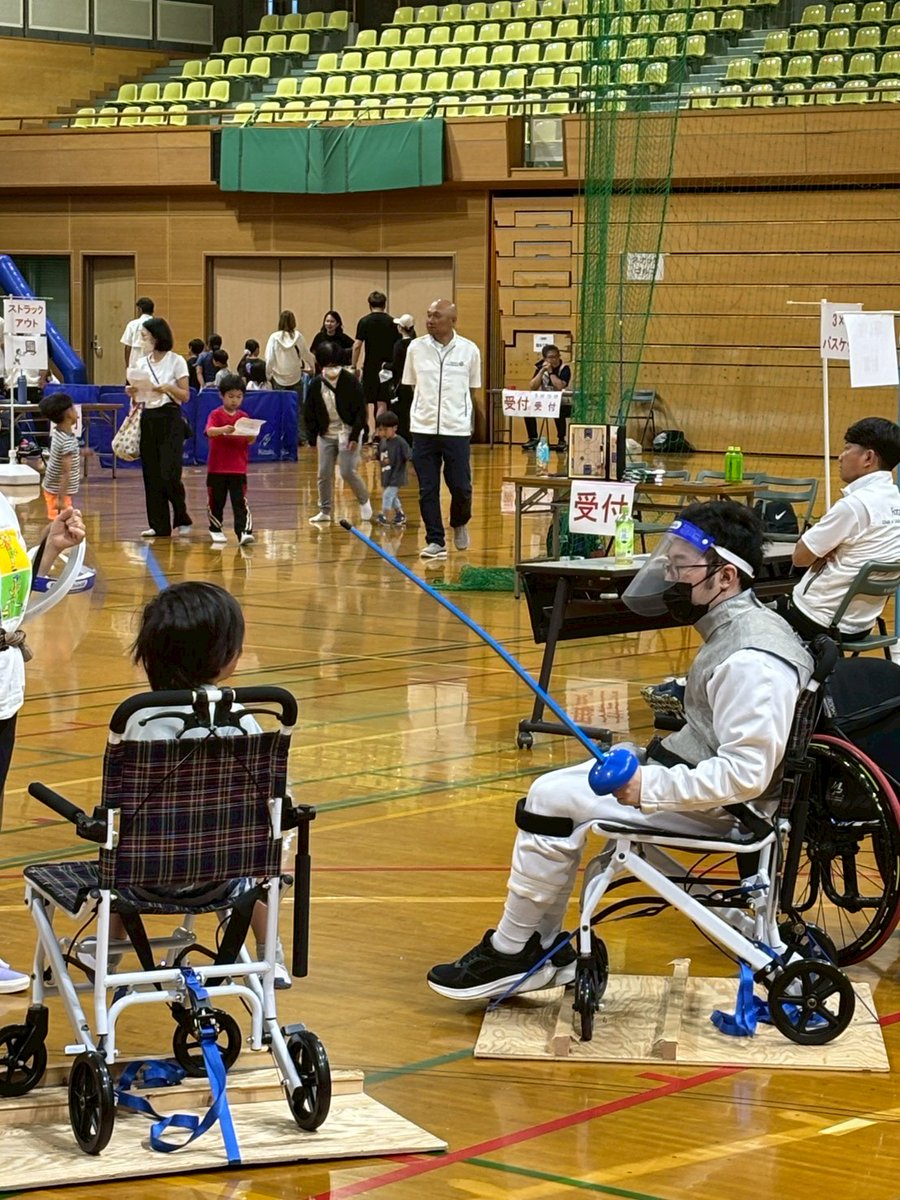 RotaryJapan's tweet photo. 違いは壁ではなく、出会いの入り口🤝 寒川RCが開催したインクルーシブスポーツ体験では、子どもたちがボッチャやスナッグゴルフなどに挑戦し、違いを受け入れて認めあう大切さを学びました。子どもたちが笑顔で取り組む姿は、誰もが輝ける社会への希望そのものです！ https://t.co/u5Ehdcf8jV https://t.co/jfMO0vpOgO