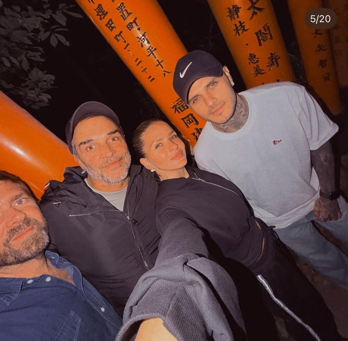 sakagogablog's tweet photo. 🇦🇷イカルディ、日本の写真を投稿🇯🇵

アルゼンチンの点取り屋マウロ・イカルディが先日の日本旅行の写真をインスタに投稿

日本の血を引く現在の恋人エウヘニア・チナ・スアレスの、日本訪問という夢をかなえた

📷Instagram : @MauroIcardi https://t.co/PtDjKJsQom