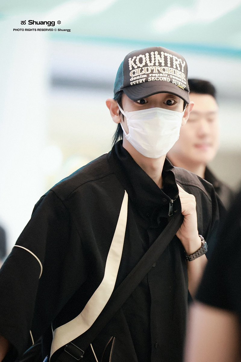 Shuangg1225's tweet photo. 260608｜ICN 도착
#CHANYEOL #찬열 
#박찬열 #chanyeol https://t.co/nud7wCjGCQ