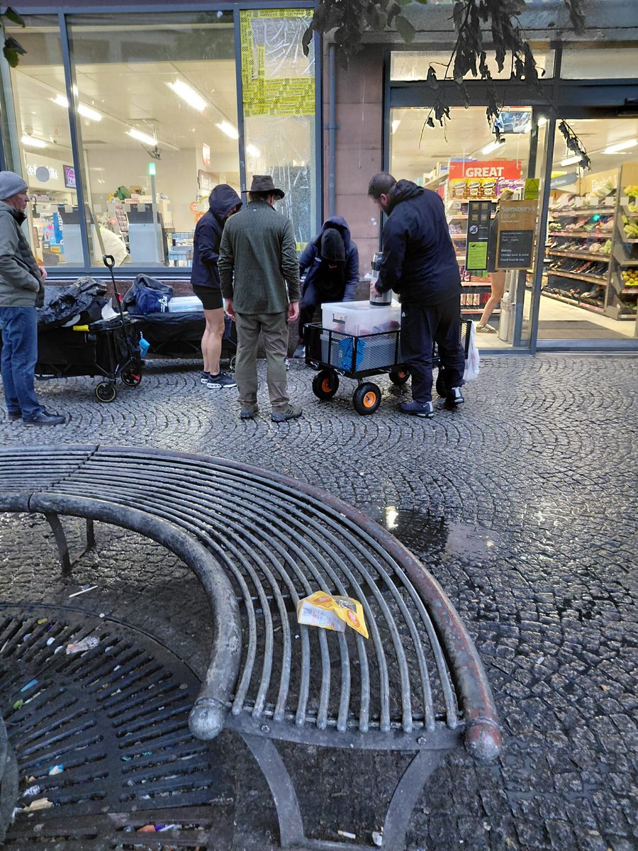 Invisiblesthe's tweet photo. A really tough night once again for our dedicated volunteers who supported 56 souls in and around Glasgow city centre..

A horrible wet night &amp; guys waiting in the rain for us to come round to help them
With fresh warm clothing and a hot bite to eat and drink 💚 https://t.co/6ZjLtpFABc