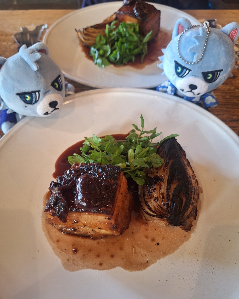 akinko170's tweet photo. がぉがぉ..お肉を狙っている、ルヴくん🐺🍖
臣MATEさんと臣ちゃんの映画『雪の華』ロケ地、ソウルツリーさんで絶品ランチしてきた!
2回目だけどやっぱりすごく落ち着く空間で、ご飯も最高でした💙
楽しかった😍また行こうね✨
2026.6.7
#OMI #MATE #聖地巡り #ソウルツリー https://t.co/9WTTJWDEco