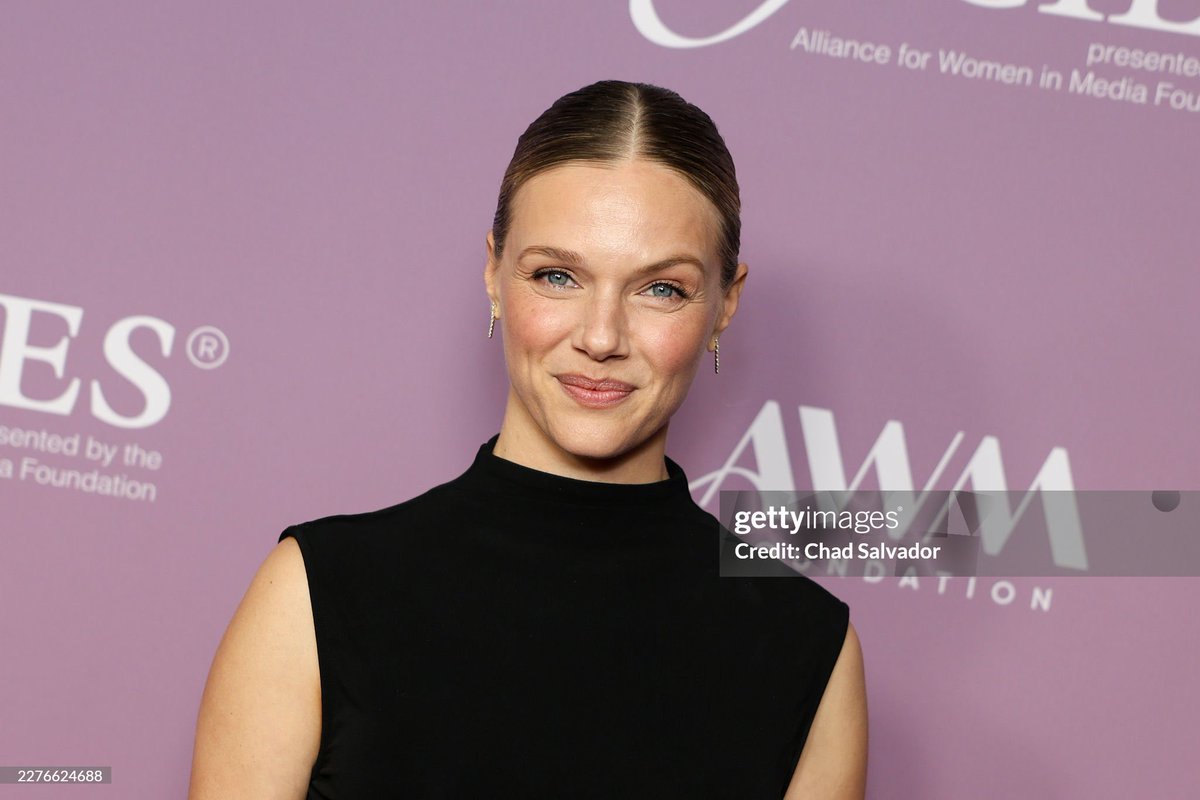 upsteadchick's tweet photo. Tracy fucking Spiridakos 🖤 https://t.co/rDLvVexqZv