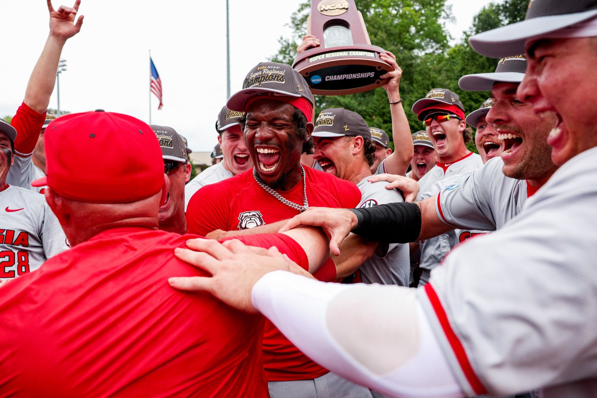 BaseballUGA's tweet photo. TICKET PUNCHED 🎟️

#GoDawgs https://t.co/jN8wc4UNCN