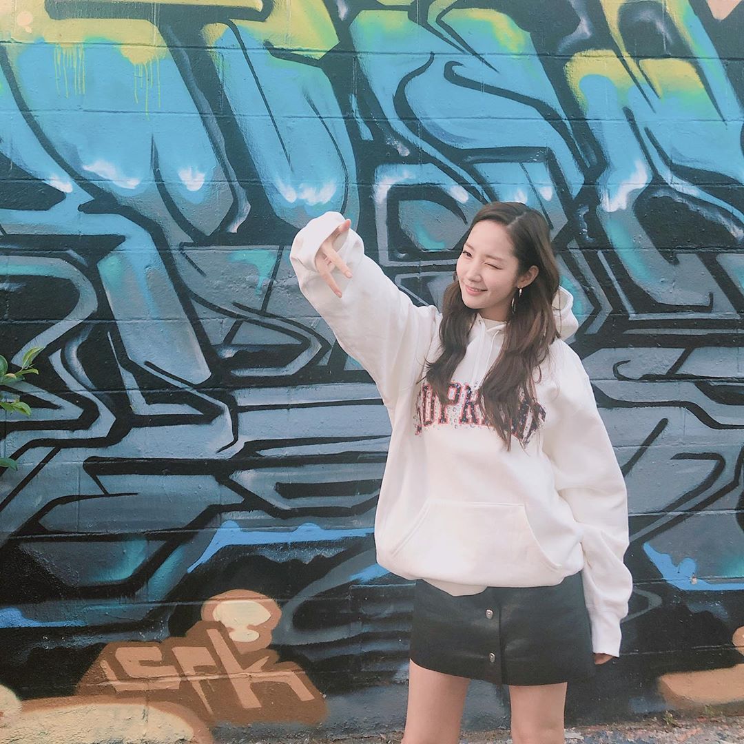 kamlp's tweet photo. 【當年今日】朴敏英在2016 &amp; 2019年6月8日更新的 IG 相片 ​​​

#박민영 #parkminyoung #朴敏英 #パクミニョン https://t.co/1rGkPh7oQO