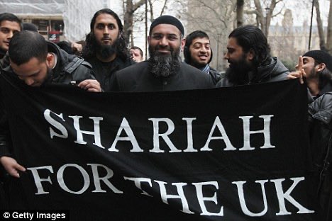 redpillanimate1's tweet photo. @GubsMcintyre @WWG1WGA_QQ Its was with it if we can go back and time tell them what will happen to the UK bet my life they would not get off the boat https://t.co/9NY6buphNW