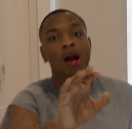 dearbaddiegods's tweet photo. poodie got his karma just that fast😂 bragged about knocking shoddy tooth out just for it to happen to him within a episode 😂😂
#BadBoysDR https://t.co/HcO9DGfi3P