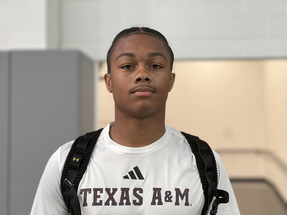 R_Brauninger's tweet photo. Highly touted 2028 QB Donald Tabron II is at Texas A&amp;M today and will throw in front of Mike Elko and the Aggie staff 

@donaldtabronII // @TA_Recruiting https://t.co/sC4KrqVVjE