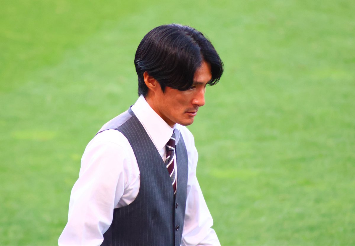 urw15_a's tweet photo. 難しい中、暫定監督引き受けてくれてありがとうございました！
最後は勝って笑顔で終わりたかった。。

またいつの日かトップチームの監督��なって、達也のやりたいサッカーを思う存分表現できますように！！！💫

まずはU-21の監督楽しみ🥰
達也の監督人生に幸あれ🫶 https://t.co/SlRaJ5TRJp