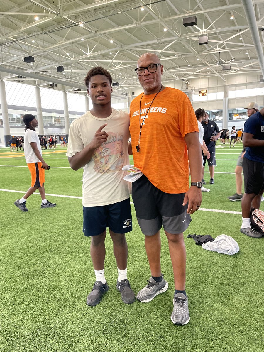 JakobeBaldwin12's tweet photo. Thank you @Vol_Football Beyond Blessed to have the opportunity to compete at the camp 
@WilliamInge1 

@MattBowen41 @ICCPFootball @MDohertyICCP @EDGYTIM  @PrepRedzoneIL https://t.co/XdjTWHULoq