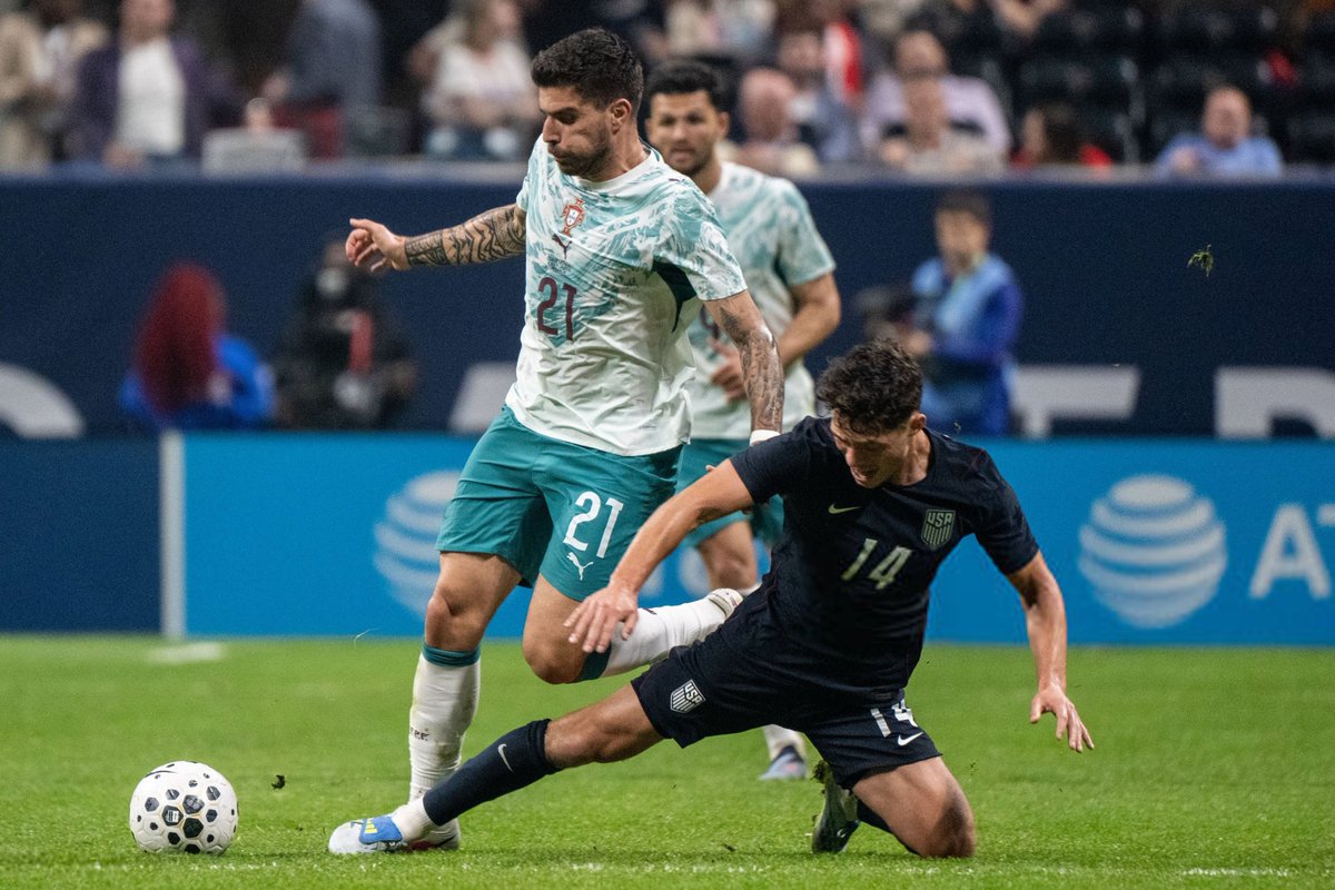 hilalstuff's tweet photo. 🚨🚨🚨🚨🚨🚨🎙️ مارتينيز مدرب البرتغال:

روبن نيفيز هو قائد بلا شارة ❤️ https://t.co/mhSuEvlPdE