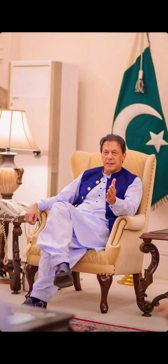 Axad004's tweet photo. عمران خان - فتح مبارک ہو مرشد
الله اپ کو ناحق قید سے رہائی نصیب فرماے۔ 
امین https://t.co/IFTOAjSRsB