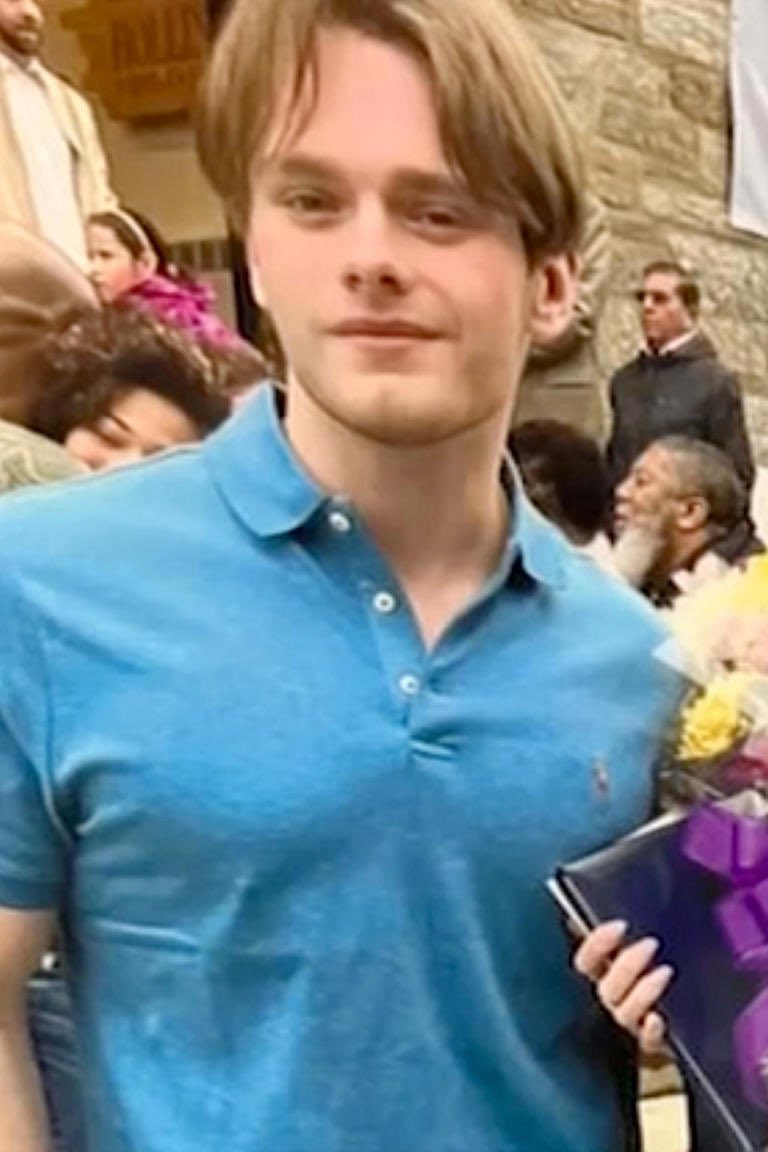libsoftiktok's tweet photo. Billy Schmidt, 22, was just gunned down after trying to stop robbers from taking his phone

Surveillance footage of the suspect:

Will the MSM cover this? https://t.co/VyvnAn5RAw