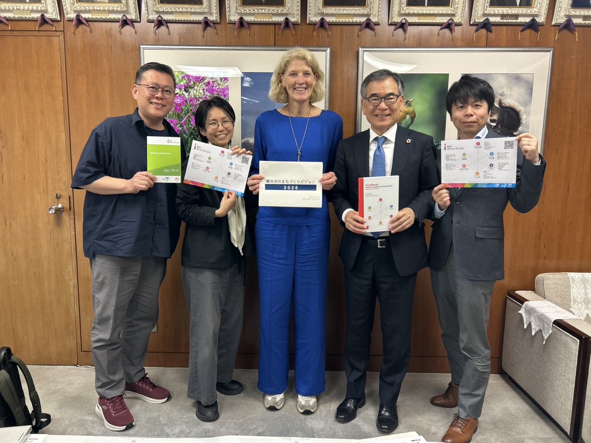 tsuchiyamichio_'s tweet photo. 「ポジティブヘルス」の入門セミナーを、軽井沢町・軽井沢病院・医療法人社団オレンジ三者合同で開催。
病気の有無や診断名のみに着目せずに、人が持つ回復力、社会とのつながり、生活の質などを含めて「健康」を広く捉える考え方です。
セミナー後にはブレケル=ダイクストラ博士と懇談しました。 https://t.co/OaZKh10b3h