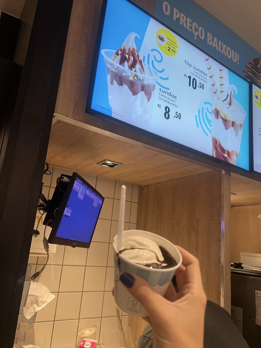 _juudourado's tweet photo. O que você paga X o que você recebe
País onde tudo é uma bosta e a gente vira insuportável porque precisa reclamar de tudo pelo mínimo 
@McDonalds_BR https://t.co/jaHFArfJAz