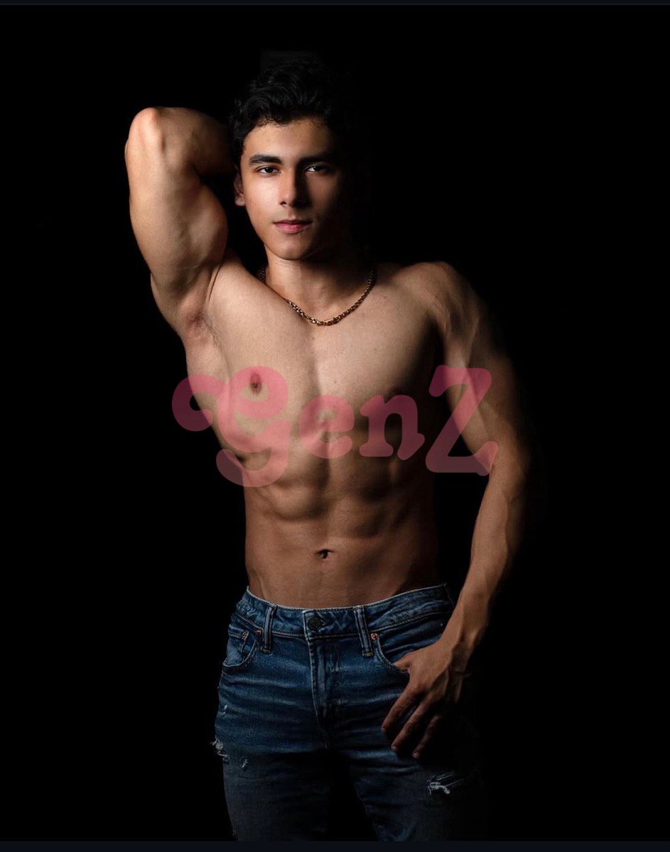 GEN___Z__'s tweet photo. Quien quiere ver a este nene siendo el sumiso obediente, un sueño ¡realidad!
💓🧎🏻‍♂️‍➡️🫦🤩

En el canal gratuito: https://t.co/nPXFYYegYo https://t.co/oknzDi2GEj