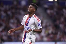 WorldTransfer2's tweet photo. 🟠 ALMOST DONE | Flamengo perto de contratar Abner Vinícius 🇧🇷
O Flamengo trabalha para concluir a contratação do lateral-esquerdo Abner Vinícius, atualmente no Olympique Lyonnais, antes do início da pré-temporada, marcado para 19 de junho.

✍️ Um acordo preliminar com o jogador já foi alcançado, enquanto os primeiros contatos entre Flamengo e Lyon são considerados muito positivos.

🔜 O Rubro-Negro quer finalizar a operação nos próximos dias para apresentar oficialmente Abner antes do início da preparação para a nova temporada.

💰 Valor da transferência: Não divulgado

📎 Fonte: @Oliveira32Pablo

📲 Siga-nos para acompanhar todas as transferências oficiais deste verão.

#AbnerVinicius #Flamengo #OL #OlympiqueLyonnais #MercadoDaBola #Transferencias #Futebol #TransferNews #WorldTransfer