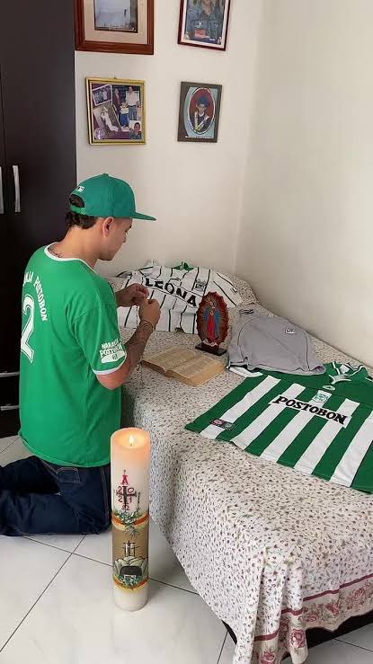 breinerca1107's tweet photo. #AtleticoNacional 
Desde ya!! 💚🕯️📿🙏🏽 https://t.co/xh5K1RJnzl
