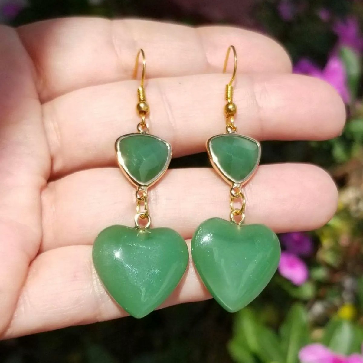 TrendingNowGift's tweet photo. 14k Gold Jadeite Dangle Earrings #jewelry #earrings #dangleearrings #goldearrings #jadeite #jade #graduation #graduationgift #wedding #bridal #handmadejewelry #handmadeearrings #handmadegift #etsy #fashion
https://t.co/Hlln9n5trg via @Etsy https://t.co/jkPhIaNvAp