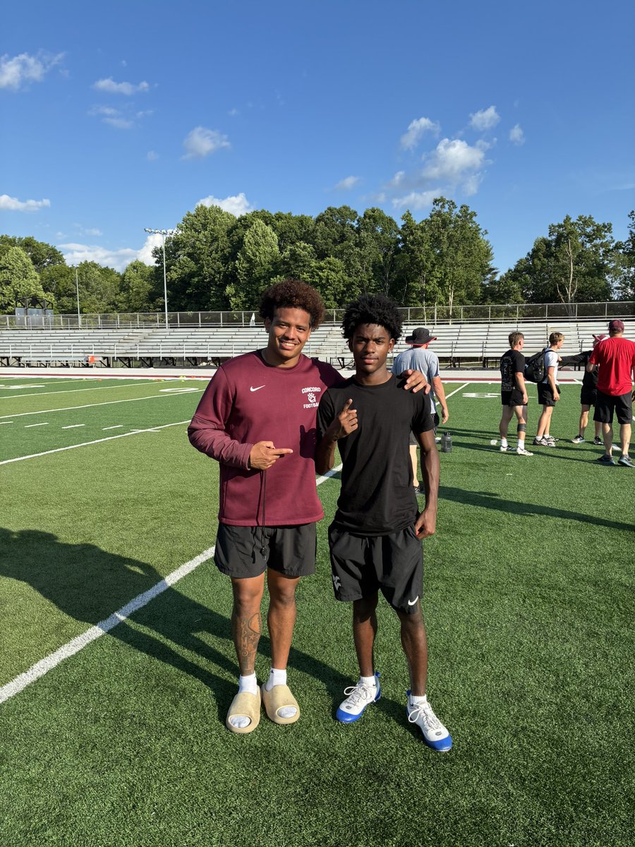 LWJr304's tweet photo. Thankful and blessed to receive my 4th offer from @ConcordFootball as a wr @_lvbunkley @jfields50 @HHHuskiesFB @CMAnderson247 @PrepRedzoneWV @CoalfieldsCo @HHHS_Sports @coachelichter @247Sports @rivalskeenan https://t.co/6TIM5ufu5p