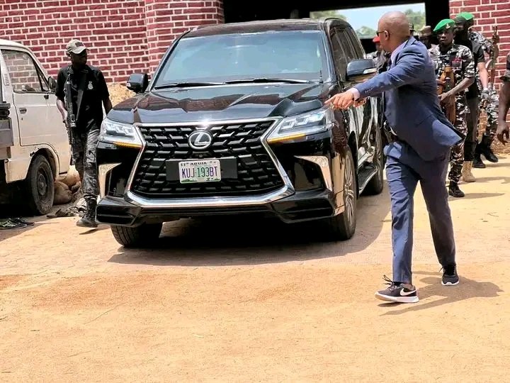 Pharmacio001's tweet photo. Hope For Nigeria: My administration will dismantle all the policies of the Bola Tinubu and APC government, which have plunged Nigerians into hardship." 

— Atiku Abubakar https://t.co/dZIJQnUbuK