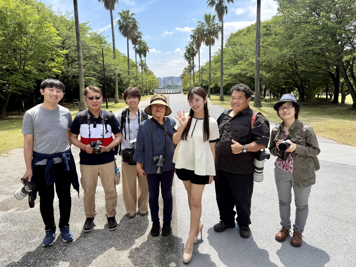umeno_senri's tweet photo. キャノン様のカメラ講座でモデルを務めさせていただきました！

カメラマンの皆さんとのお写真📸✨　

ありがとうございました♪  

#ポートレート
#カメラ好きな人と繋がりたい
#Canon https://t.co/pN7U1J9IzZ