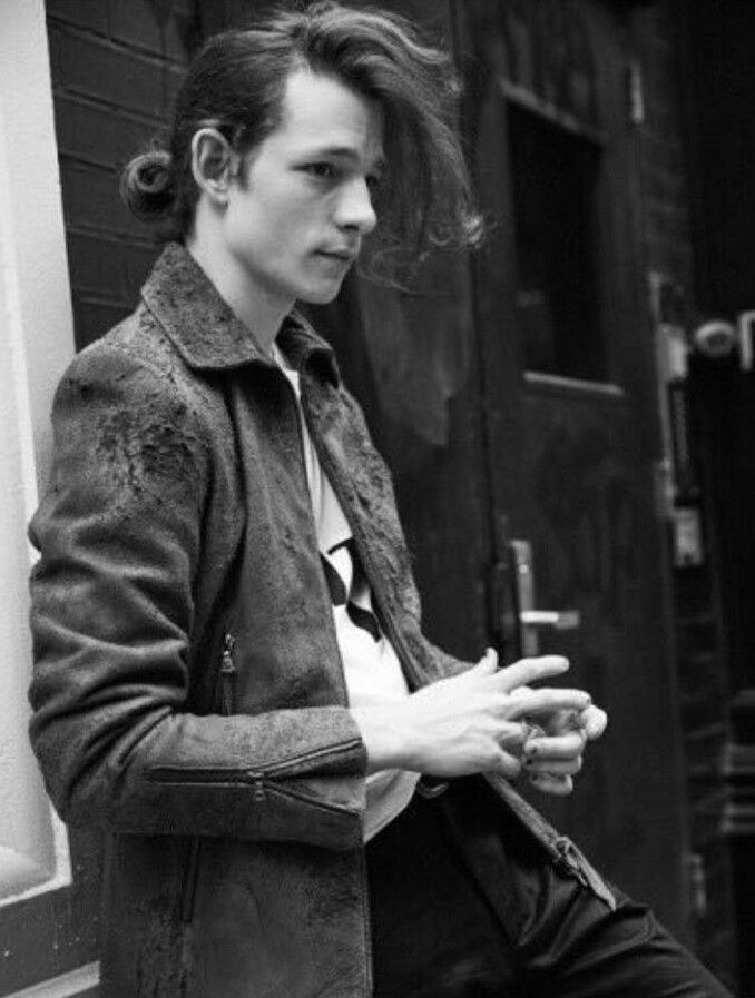 faistoconnor's tweet photo. @starqualityy09 The long hair was so early 2010s millennial https://t.co/qDDnFIWSwp