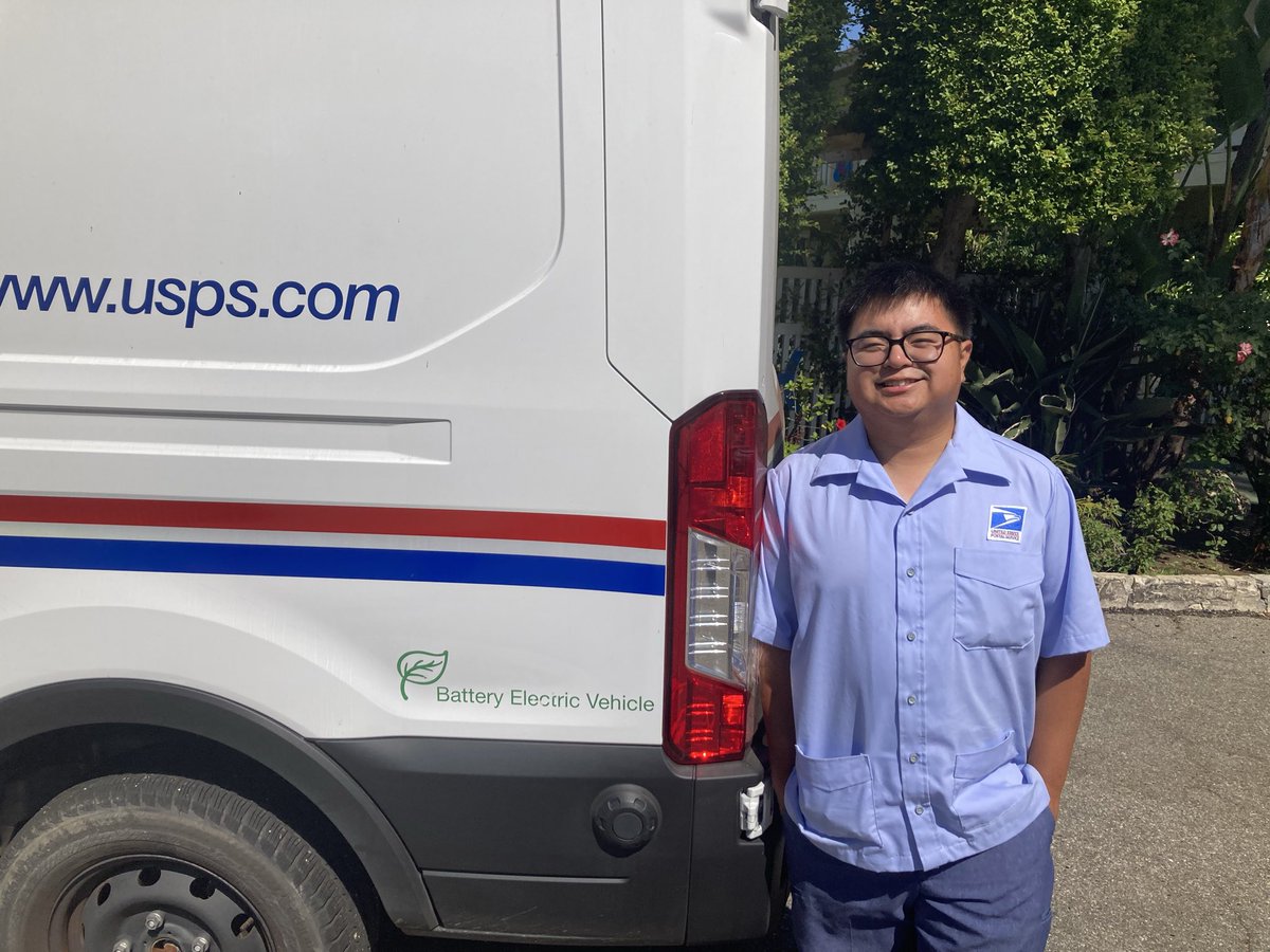 AlbertoSaavedra's tweet photo. USPS delivering packages on Sunday with an electric van. Excellent! https://t.co/OEsgnrIHrE