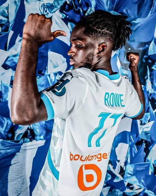 Transferhaberi8's tweet photo. TRANSFER HABERLERİ (8 HAZİRAN 2026)

✅Bologna'da forma giyen 23 yaşındaki forvet #JonathanRowe, Beşiktaş'ın geniş transfer listesinde yer alıyor. (Kaynak: Rabona-Fotoğraftaki Oyuncu)

✅Aziz Yıldırım da #HakanÇalhanoğlu'nu istiyor. (Kaynak: Burhan Can Terzi) https://t.co/KtOqElu2KQ