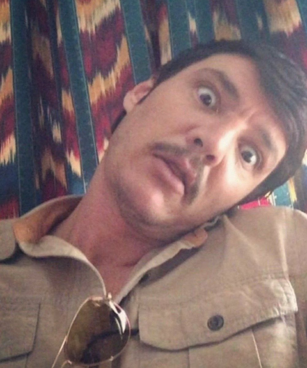 angelispunkk's tweet photo. his selfies 😭 https://t.co/BqDx32lXH1