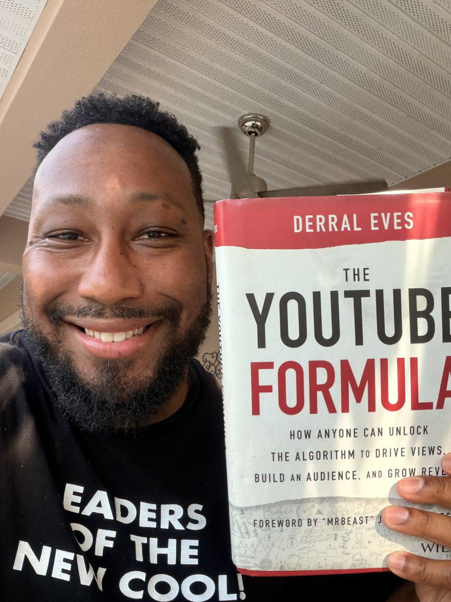3kingvisions's tweet photo. This is my current read right now. Please support this on librarian and subscribe to my YouTube channel “Storytime Adventures With Mr. Billy”. I am a storyteller for kids and I do Hip Hip read aloud’s. I would love to have everyone’ support on my YouTube channel! https://t.co/jK4nRh5VjR