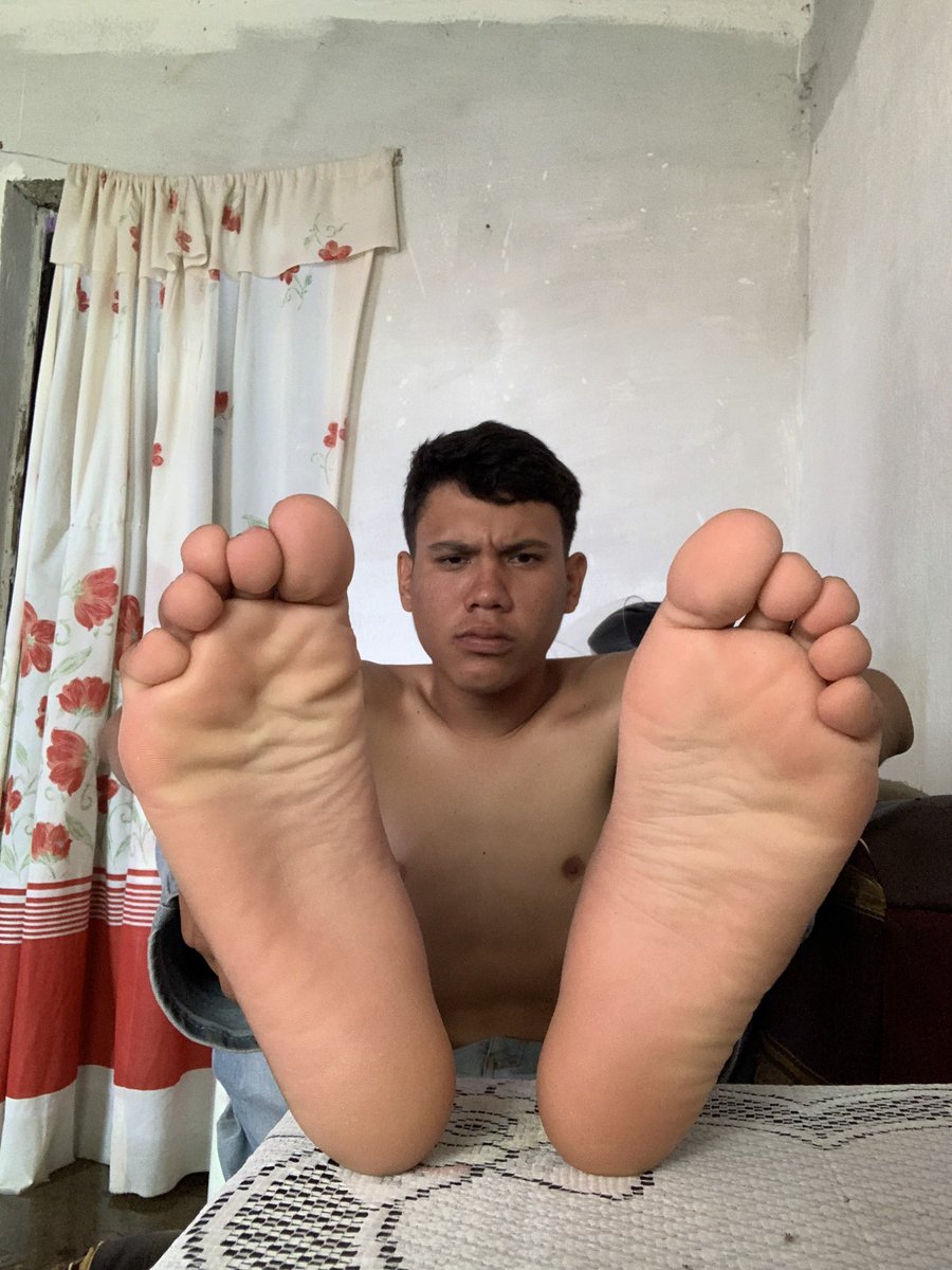 Siryorbu's tweet photo. Custom content via DM 🤑 #feet #malefootsex #feetfetiche #feetgram #myfeet #feetsucker #footsex #malefeetfetish #male #sexyhotfeet #gay #malefoot #malefeet #footfetısh #malefeetcommunity @HellGodsPro @diamond__here https://t.co/iv2kQKmw9x