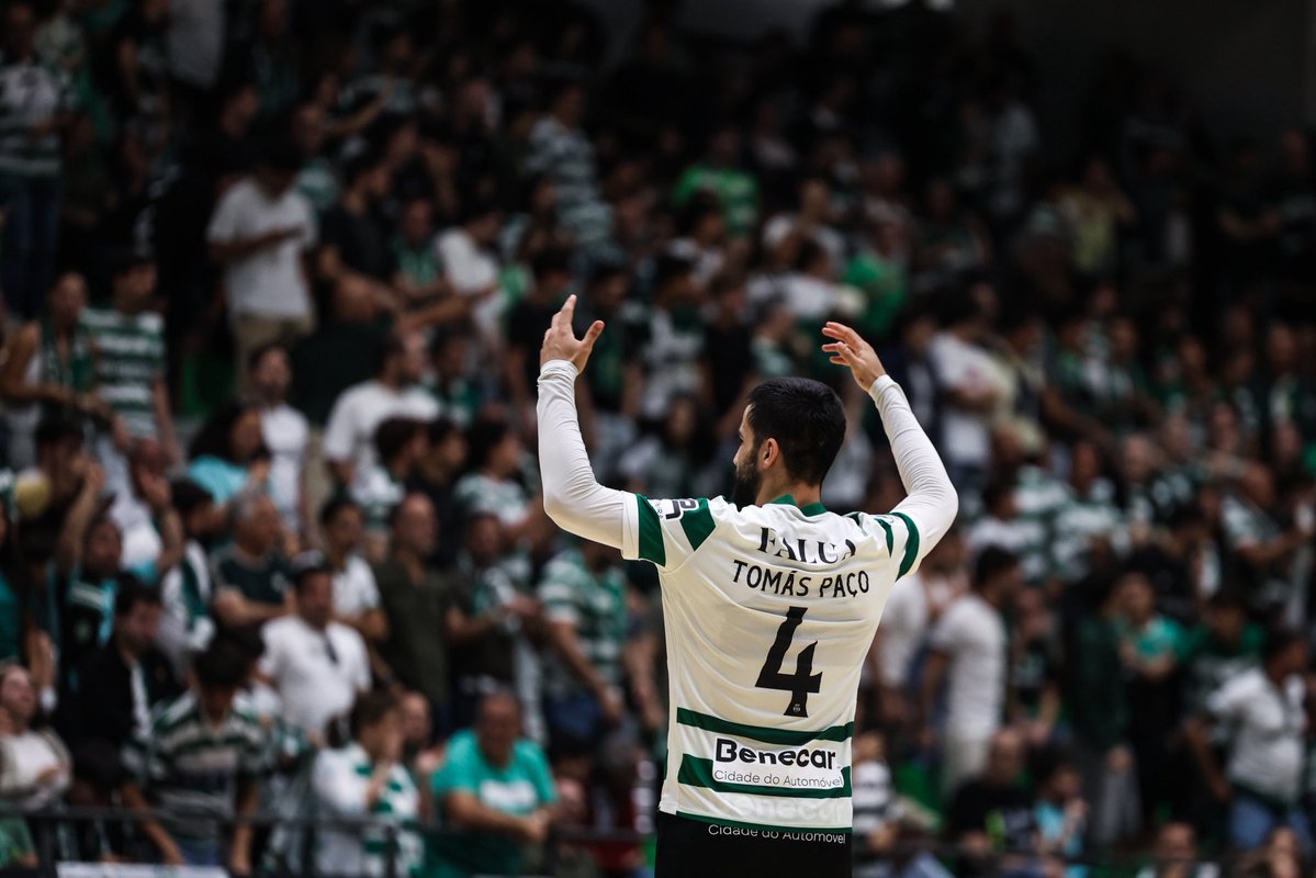 SportingCP's tweet photo. EM FRENTE, LEÕES! 🦁

O #FutsalSCP venceu o Jogo 3 das meias-finais por 7-2 e está na grande final da Liga Placard ✅ https://t.co/lEr6t1IWxS