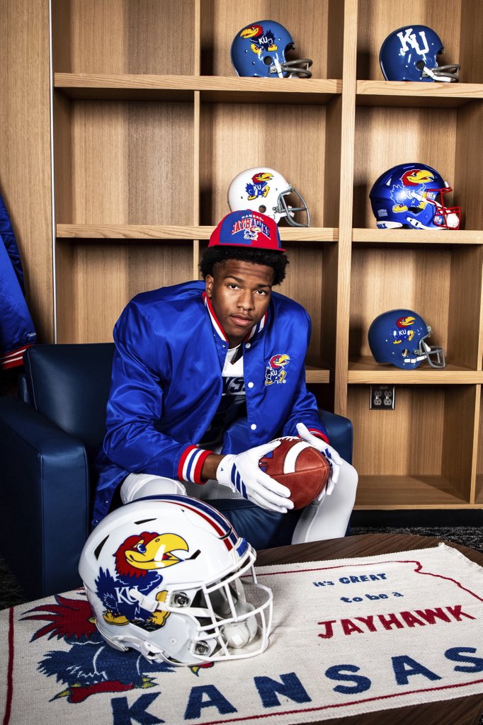 TreyStewart2027's tweet photo. Cribbb🏠 #rockchalk #comitted https://t.co/WW5UMwwYo5